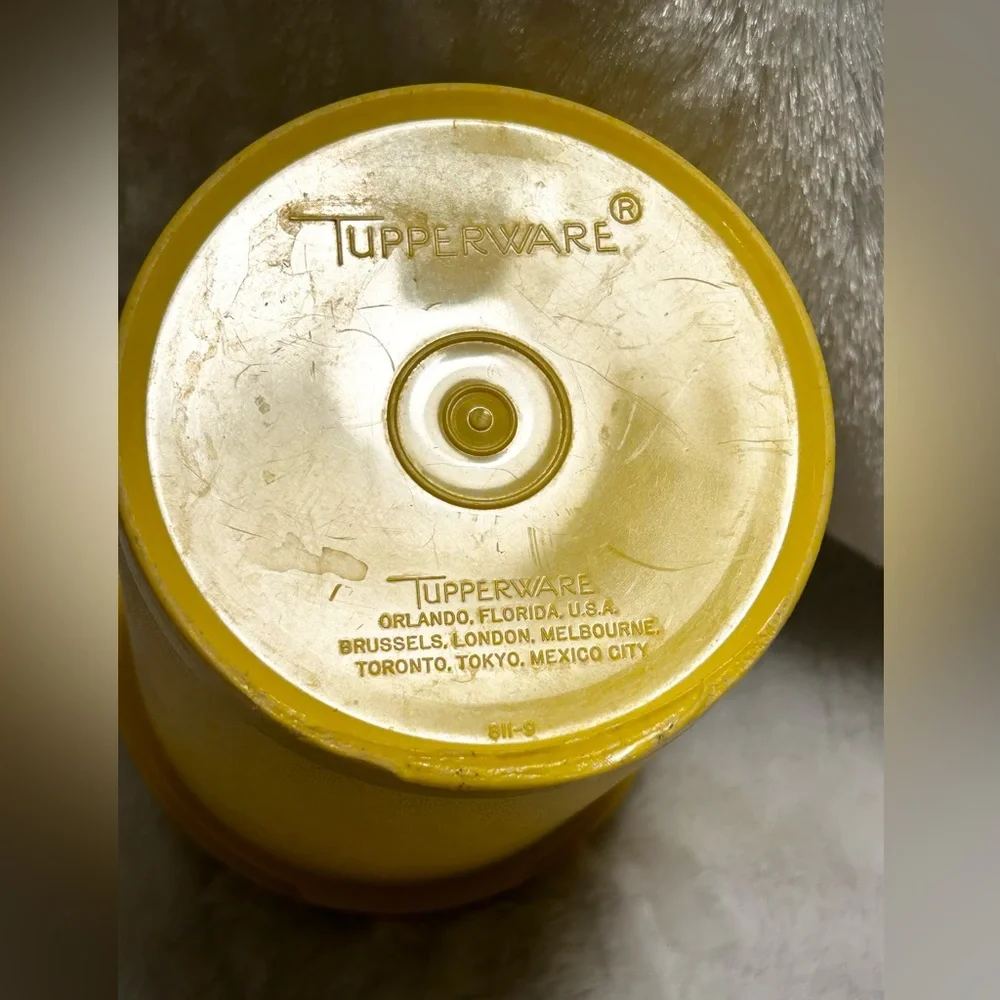Vintage Tupperware Servalier Canister 811-9 W/ Lid 812-18 Yellow Harvest Gold